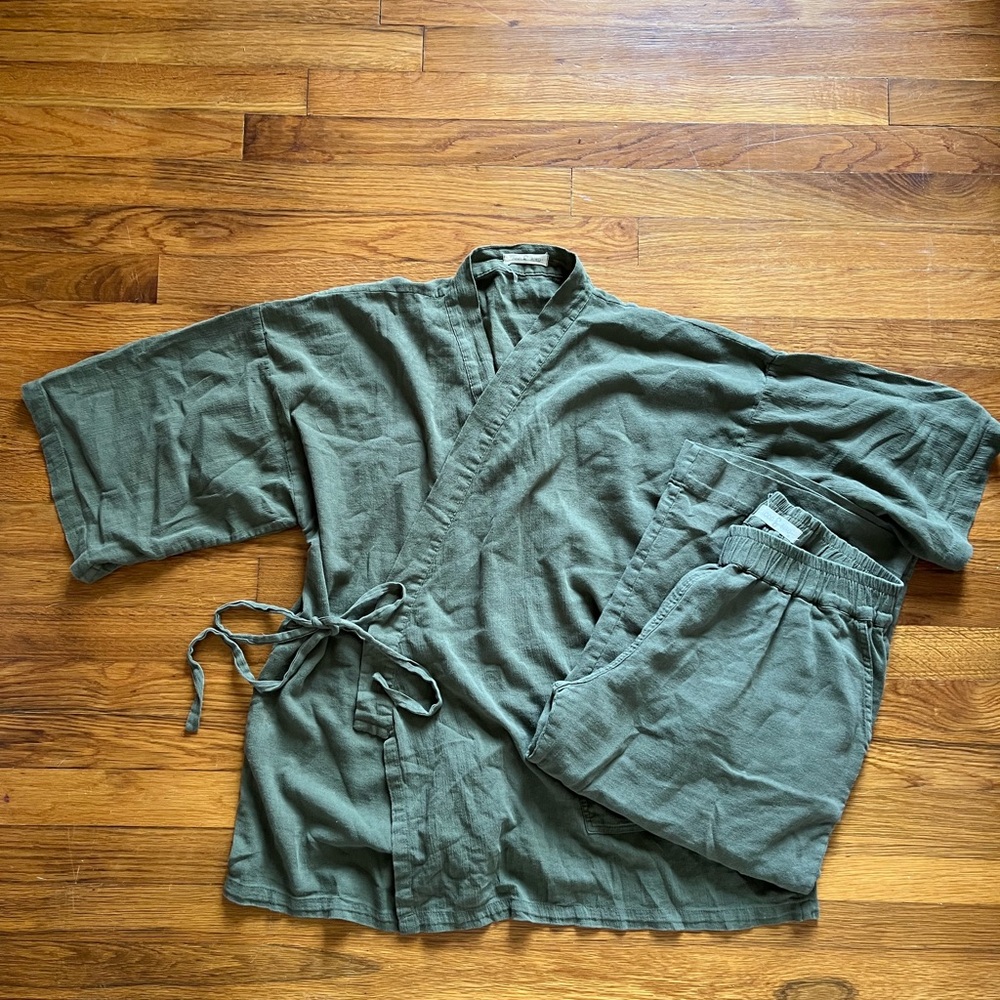 Odd Bird lounge set